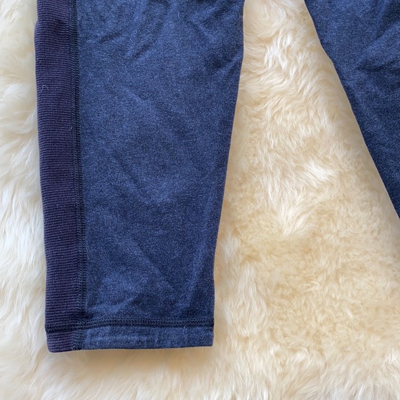 Lululemon crop legging size 4 - Picture 7 of 8